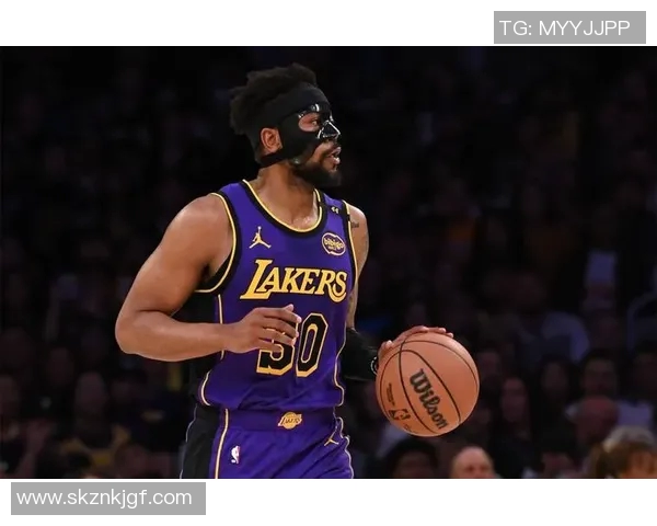 湖人新秀斩获月最佳新人称号，未来巨星崭露头角